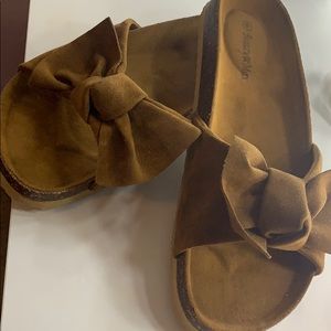 Super cute brown/tan sandals